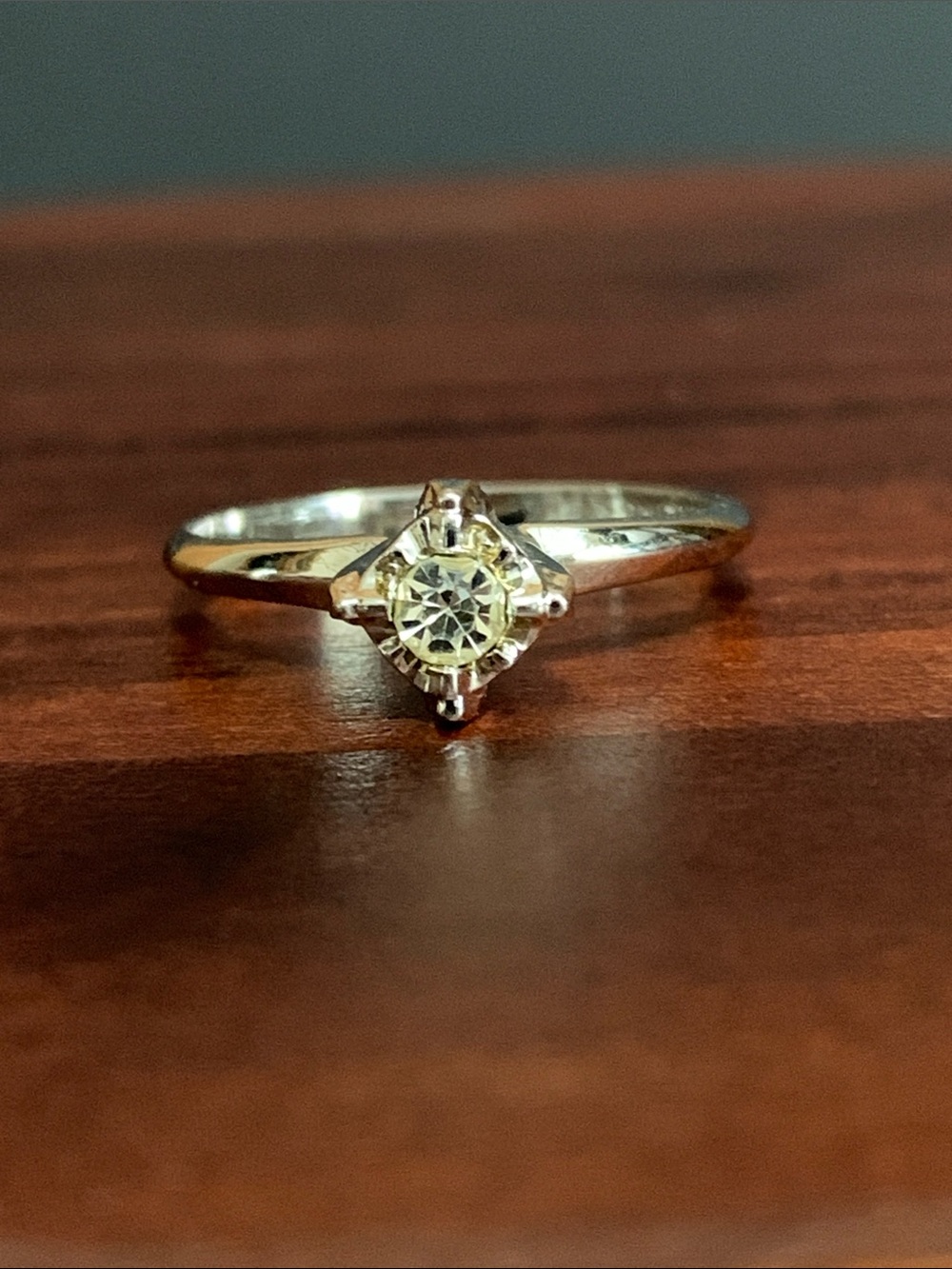 Sterling silver ring with clear stone size size 7.75